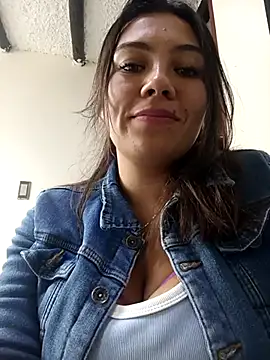 Snapshot of LIZ-06_ chatting on February 21, 2025, 4:48 pm LIZ-06 online show from February 21, 2025, 4:48 pm