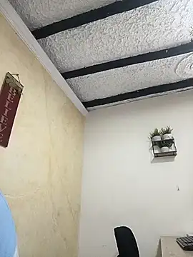 Snapshot of LIZ-06_ chatting on March 5, 2025, 6:45 pm LIZ-06 online show from March 5, 2025, 6:45 pm