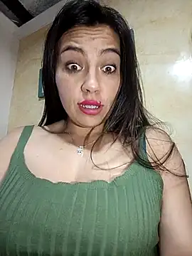 Snapshot of LIZ-06_ chatting on March 6, 2025, 6:48 pm LIZ-06 online show from March 6, 2025, 6:48 pm