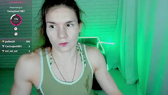 Snapshot of Lisa_Ray chatting on January 21, 2025, 5:27 am Lisa Ray online show from January 21, 2025, 5:27 am