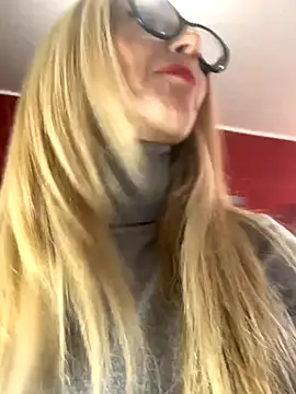 Snapshot of harleyejoker1 chatting on November 4, 2025, 10:03 am harleyejoker1 online show from November 4, 2025, 10:03 am