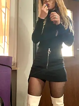 Snapshot of harleyejoker1 chatting on December 2, 2025, 11:04 am harleyejoker1 online show from December 2, 2025, 11:04 am