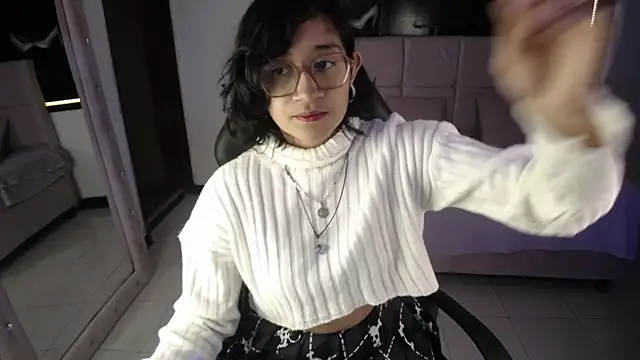 Snapshot of Lili_Gomez_ chatting on September 18, 2025, 2:19 pm Lili Gomez online show from September 18, 2025, 2:19 pm