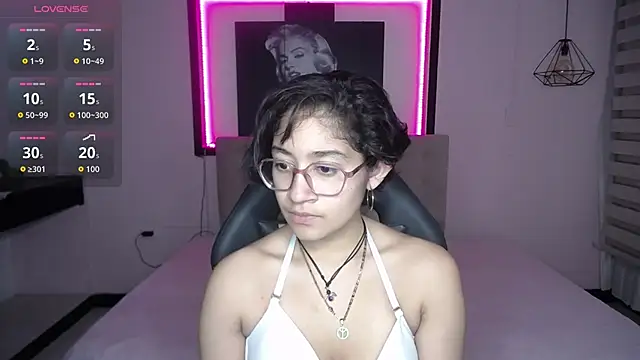 Snapshot of Lili_Gomez_ chatting on September 25, 2025, 12:42 pm Lili Gomez online show from September 25, 2025, 12:42 pm