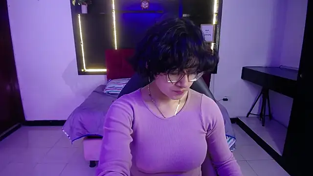 Snapshot of Lili_Gomez_ chatting on November 8, 2025, 1:11 pm Lili Gomez online show from November 8, 2025, 1:11 pm