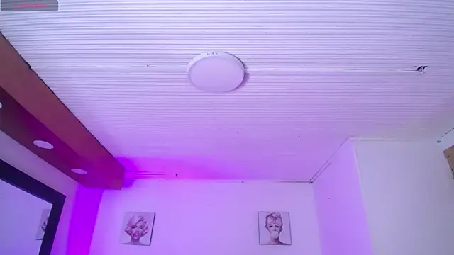 Snapshot of Lili_Gomez_ chatting on November 11, 2025, 3:12 pm Lili Gomez online show from November 11, 2025, 3:12 pm