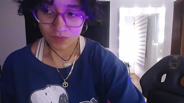 Snapshot of Lili_Gomez_ chatting on November 30, 2025, 12:42 pm Lili Gomez online show from November 30, 2025, 12:42 pm