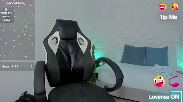 stephanya  online show from February 18, 2025, 6:26 am