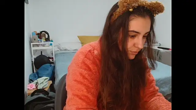 Snapshot of Ursumi1 chatting on November 6, 2025, 8:10 pm Ursumi1 online show from November 6, 2025, 8:10 pm