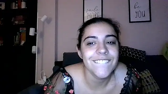 Snapshot of Ursumi1 chatting on November 10, 2025, 9:14 pm Ursumi1 online show from November 10, 2025, 9:14 pm