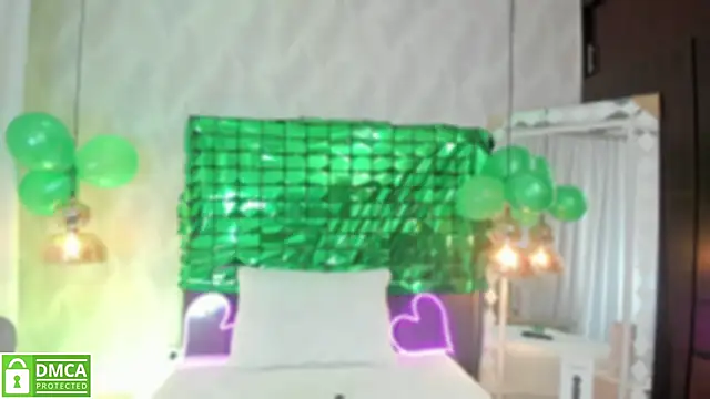 Snapshot of SHARONN____ chatting on March 18, 2025, 4:37 am SHARONN online show from March 18, 2025, 4:37 am