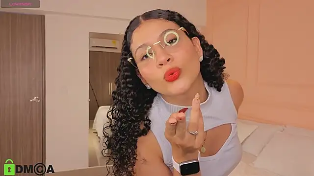 Snapshot of SHARONN____ chatting on September 10, 2025, 4:12 am SHARONN online show from September 10, 2025, 4:12 am