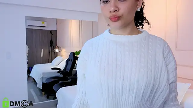 Snapshot of SHARONN____ chatting on September 29, 2025, 4:06 am SHARONN online show from September 29, 2025, 4:06 am