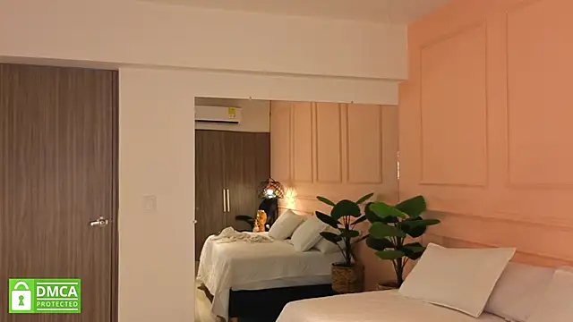 Snapshot of SHARONN____ chatting on October 29, 2025, 3:20 am SHARONN online show from October 29, 2025, 3:20 am