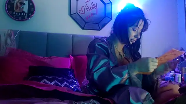 Snapshot of Hollyhudson123 chatting on January 4, 2025, 6:30 am Hollyhudson123 online show from January 4, 2025, 6:30 am