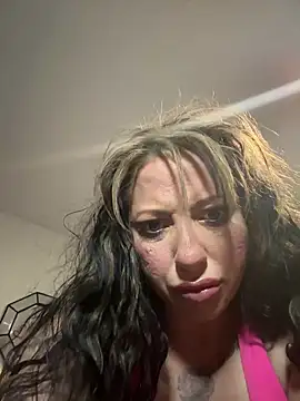 Snapshot of Hollyhudson123 chatting on March 18, 2025, 5:52 am Hollyhudson123 online show from March 18, 2025, 5:52 am