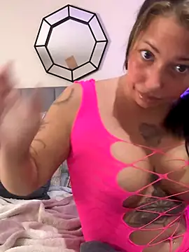 Snapshot of Hollyhudson123 chatting on September 24, 2025, 10:35 pm Hollyhudson123 online show from September 24, 2025, 10:35 pm