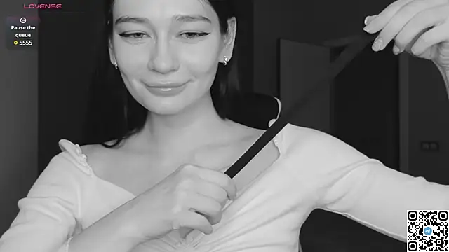 Snapshot of Misty_Rose chatting on January 13, 2025, 1:28 pm Misty Rose online show from January 13, 2025, 1:28 pm