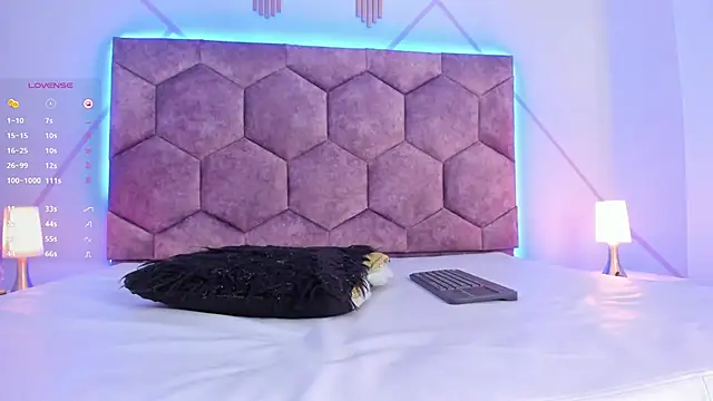 aggy castel online show from February 6, 2025, 2:44 am