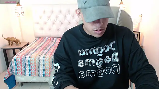 Snapshot of Jheidertwink chatting on December 20, 2024, 7:12 am Jheidertwink online show from December 20, 2024, 7:12 am