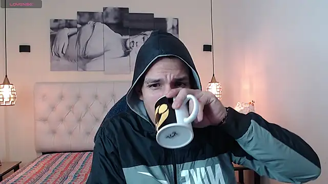 Snapshot of Jheidertwink chatting on December 21, 2024, 7:27 pm Jheidertwink online show from December 21, 2024, 7:27 pm