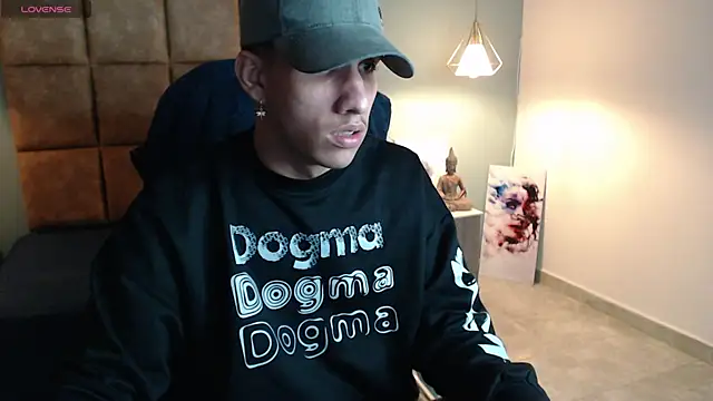 Snapshot of Jheidertwink chatting on December 23, 2024, 6:44 am Jheidertwink online show from December 23, 2024, 6:44 am