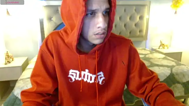 Snapshot of Jheidertwink chatting on December 28, 2024, 9:31 am Jheidertwink online show from December 28, 2024, 9:31 am