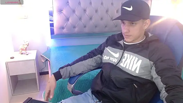 Snapshot of Jheidertwink chatting on January 6, 2025, 3:31 am Jheidertwink online show from January 6, 2025, 3:31 am