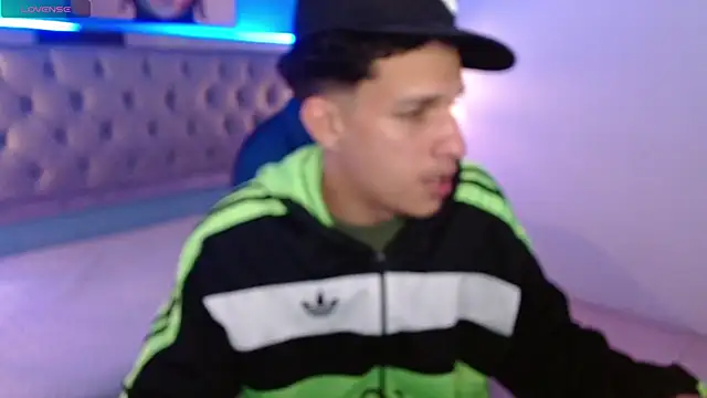 Snapshot of Jheidertwink chatting on January 12, 2025, 3:39 am Jheidertwink online show from January 12, 2025, 3:39 am