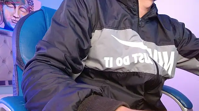 Snapshot of Jheidertwink chatting on January 21, 2025, 3:59 am Jheidertwink online show from January 21, 2025, 3:59 am