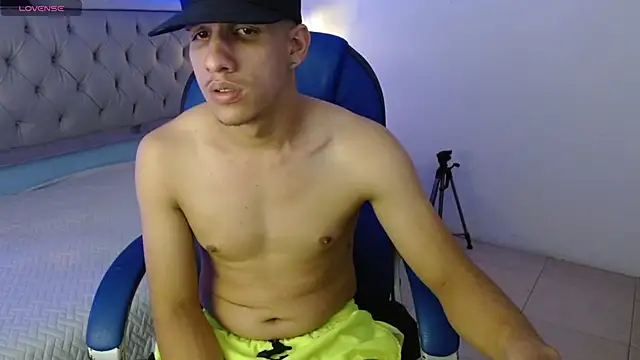 Snapshot of Jheidertwink chatting on January 21, 2025, 1:00 pm Jheidertwink online show from January 21, 2025, 1:00 pm