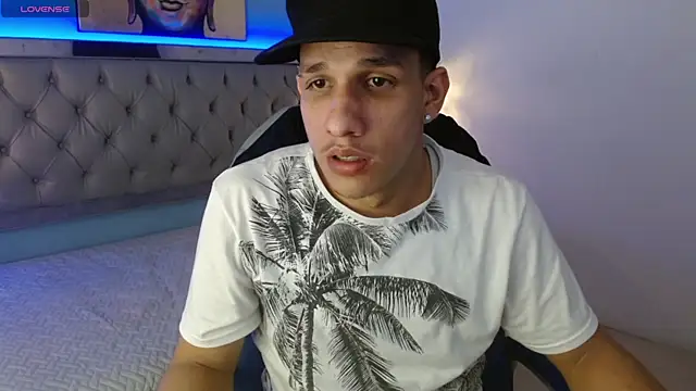 Snapshot of Jheidertwink chatting on February 15, 2025, 3:52 am Jheidertwink online show from February 15, 2025, 3:52 am