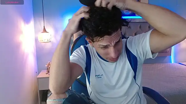 Snapshot of Jheidertwink chatting on February 15, 2025, 9:04 pm Jheidertwink online show from February 15, 2025, 9:04 pm