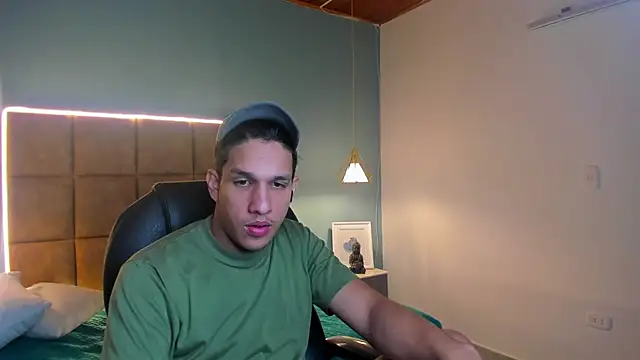 Snapshot of Jheidertwink chatting on September 12, 2025, 12:27 pm Jheidertwink online show from September 12, 2025, 12:27 pm