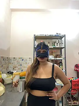 Snapshot of HoneyBearCpl chatting on February 11, 2025, 4:13 pm HoneyBearCpl online show from February 11, 2025, 4:13 pm