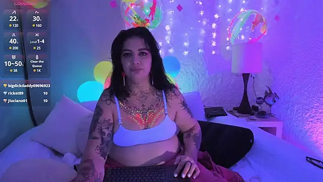 poisson ivy online show from March 15, 2025, 7:31 am