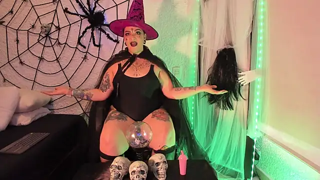 poisson ivy online show from October 3, 2025, 8:17 pm