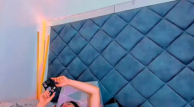 Nellyhills online show from February 27, 2025, 11:26 pm