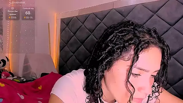 Nellyhills online show from September 17, 2025, 11:28 pm