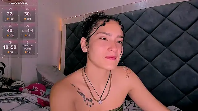 Nellyhills online show from October 10, 2025, 12:04 pm