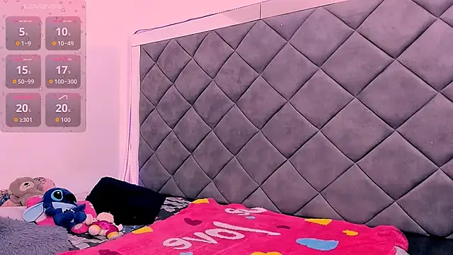 Nellyhills online show from November 8, 2025, 12:49 pm