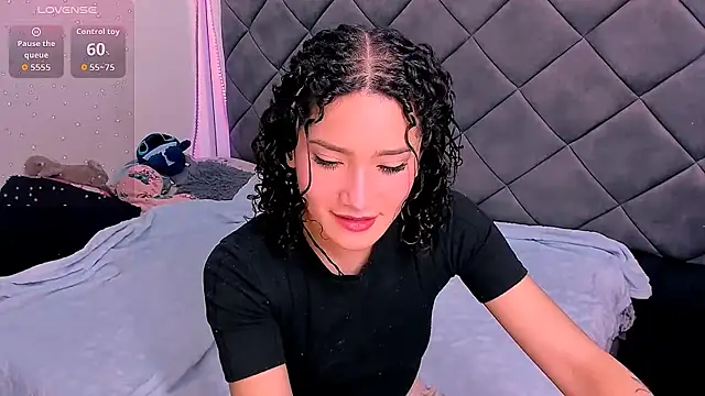 Nellyhills online show from December 4, 2025, 10:57 am