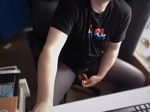 CuteMan33 online show from October 31, 2025, 10:27 am