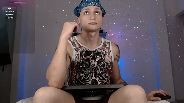 arthurphoenix  online show from December 28, 2024, 2:54 am