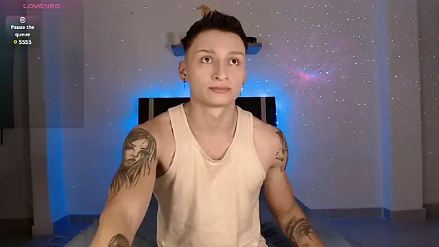 arthurphoenix  online show from January 4, 2025, 2:56 am