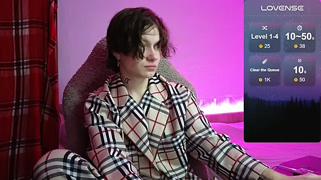 esajukyy online show from November 2, 2025, 9:22 am