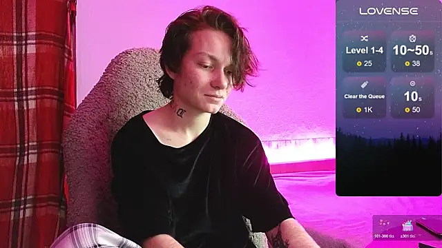 esajukyy online show from November 11, 2025, 1:33 pm