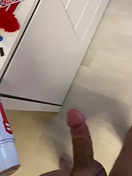 Snapshot of knudelboy2 chatting on September 9, 2025, 4:17 pm knudelboy2 online show from September 9, 2025, 4:17 pm