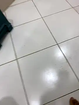 Snapshot of Lahcene chatting on November 17, 2025, 4:57 pm Lahcene online show from November 17, 2025, 4:57 pm