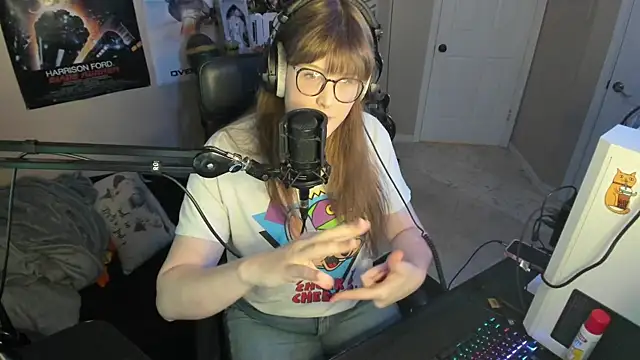 HannahCastle96 online show from November 19, 2025, 10:32 pm